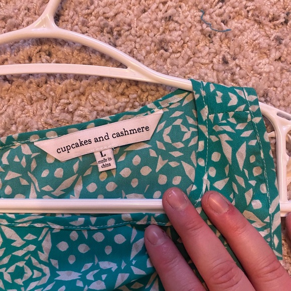 SOLD Green tunic - Picture 4 of 7